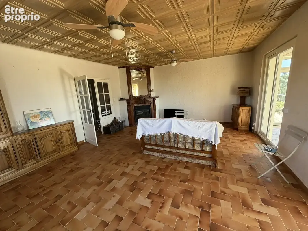 Maison avec vue dégagée et nombreuses dépendances - photo 18
