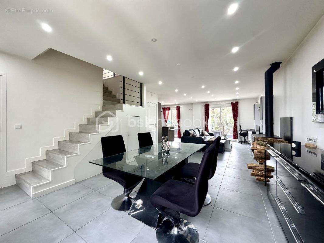 Appartement à LE PERREUX-SUR-MARNE