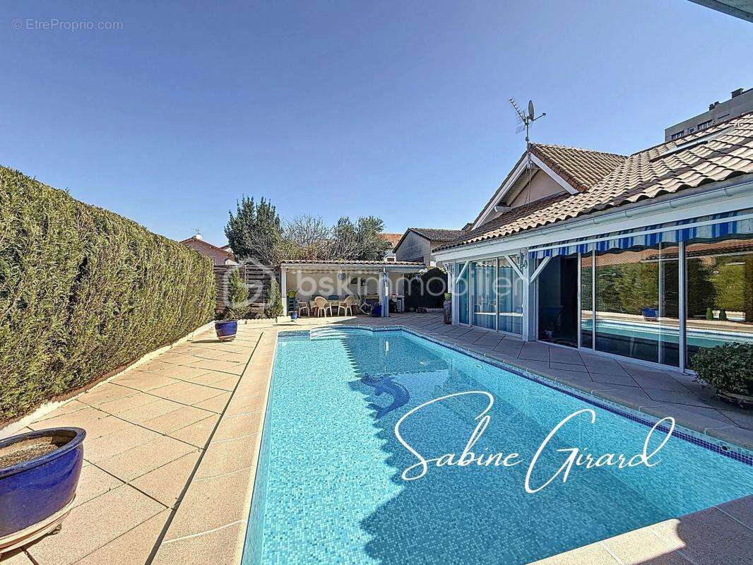 Maison à SAINT-MARTIN-D'HERES