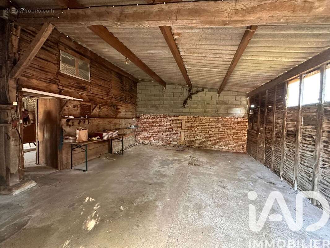 Maison 159 m² à Maire-Levescault  - photo 6