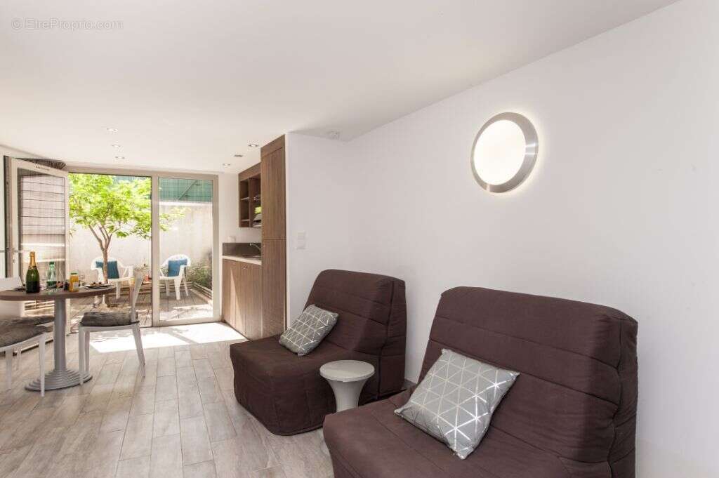 Appartement à SAINT-CYR-SUR-MER