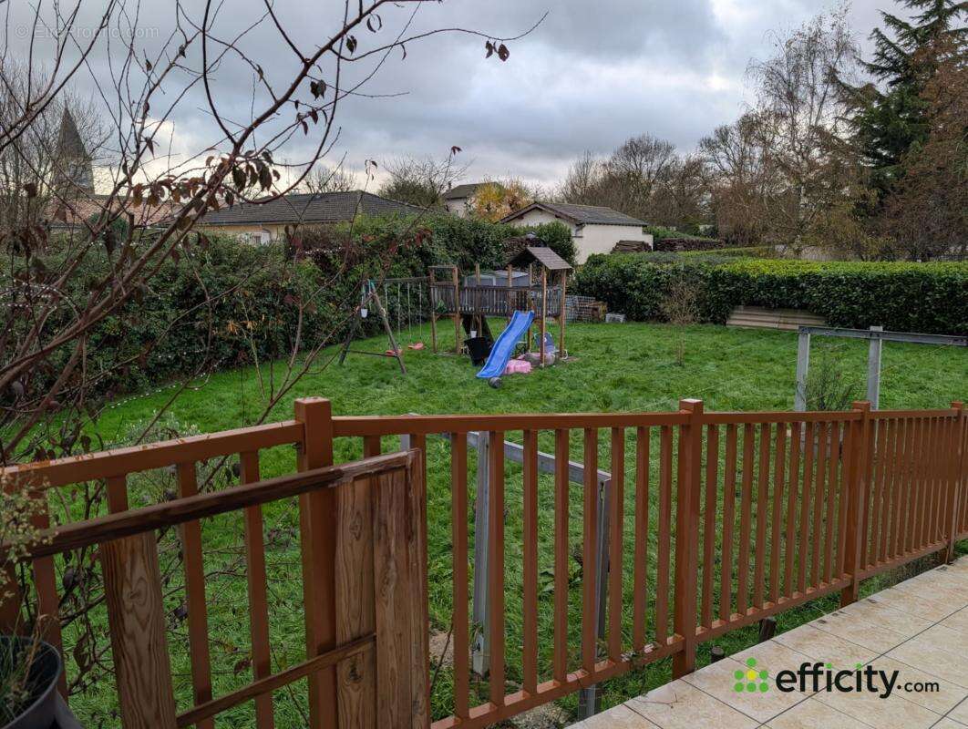 Maison à CHATILLON-SUR-CHALARONNE