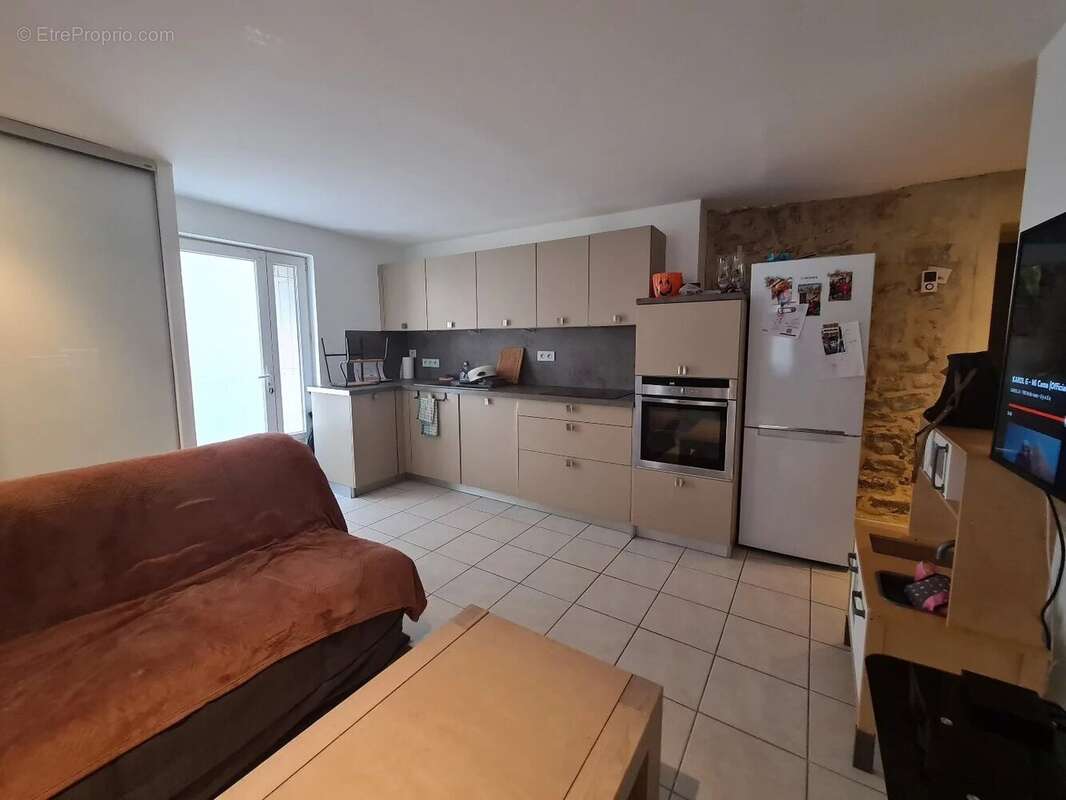 Appartement à COURNONTERRAL