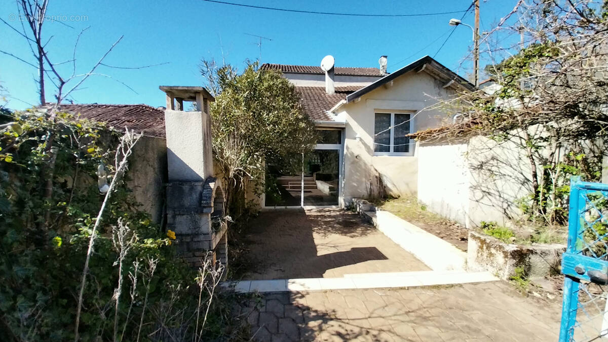 Maison à RAZAC-SUR-L'ISLE