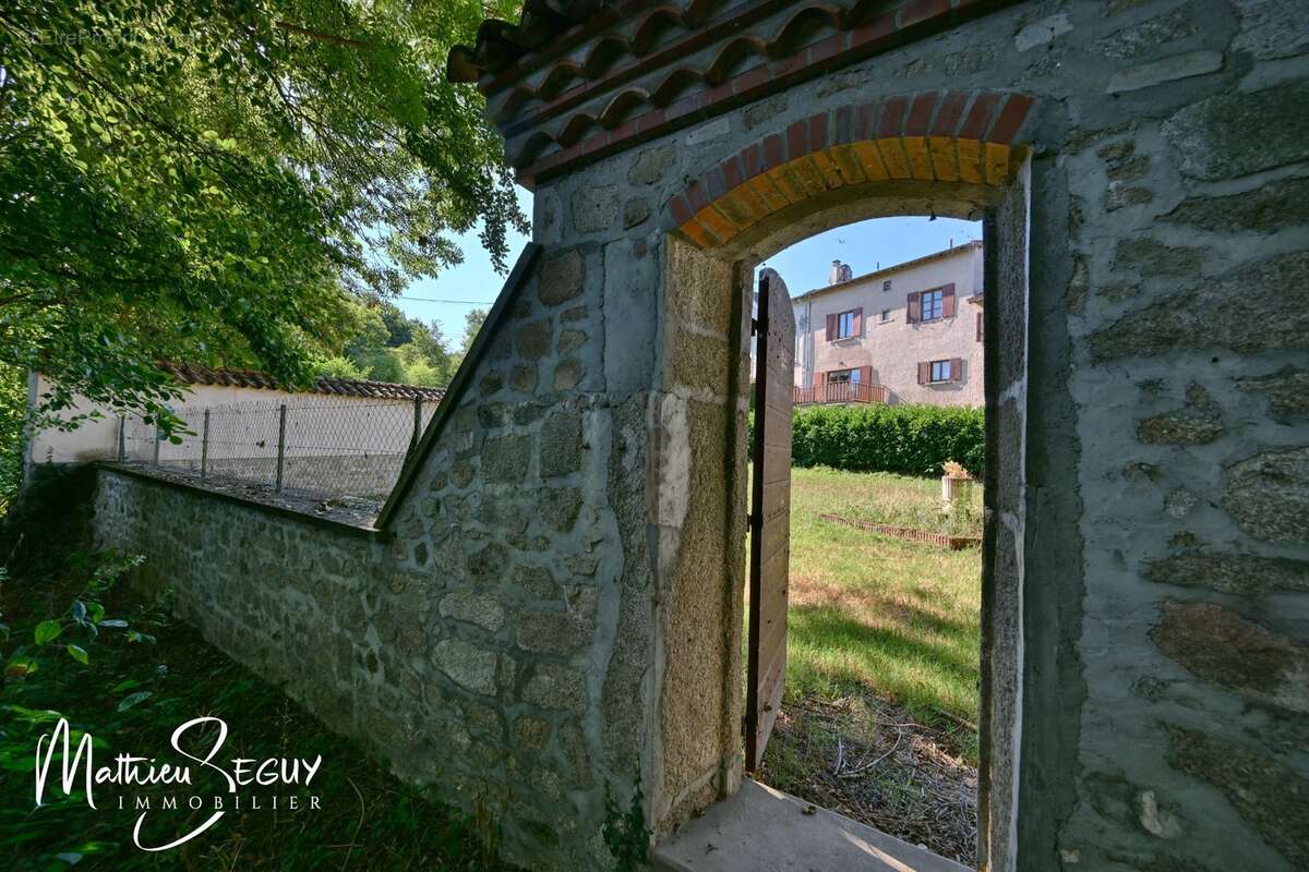 Thurins - Maison de village en bordure de Garon - photo 31