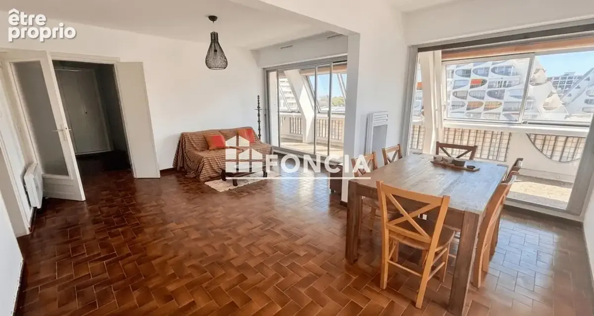 Centre-ville – Appartement 3 pièces d'angle avec vue port et mer - photo 5