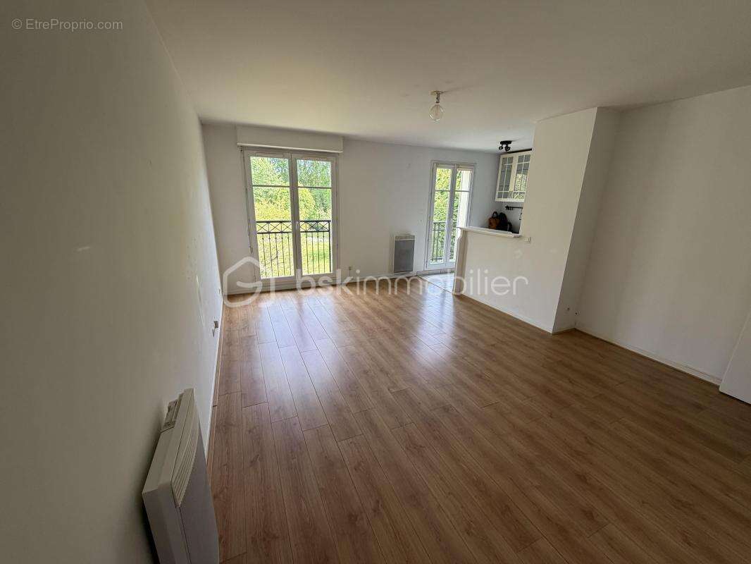 Appartement à MAGNY-LE-HONGRE