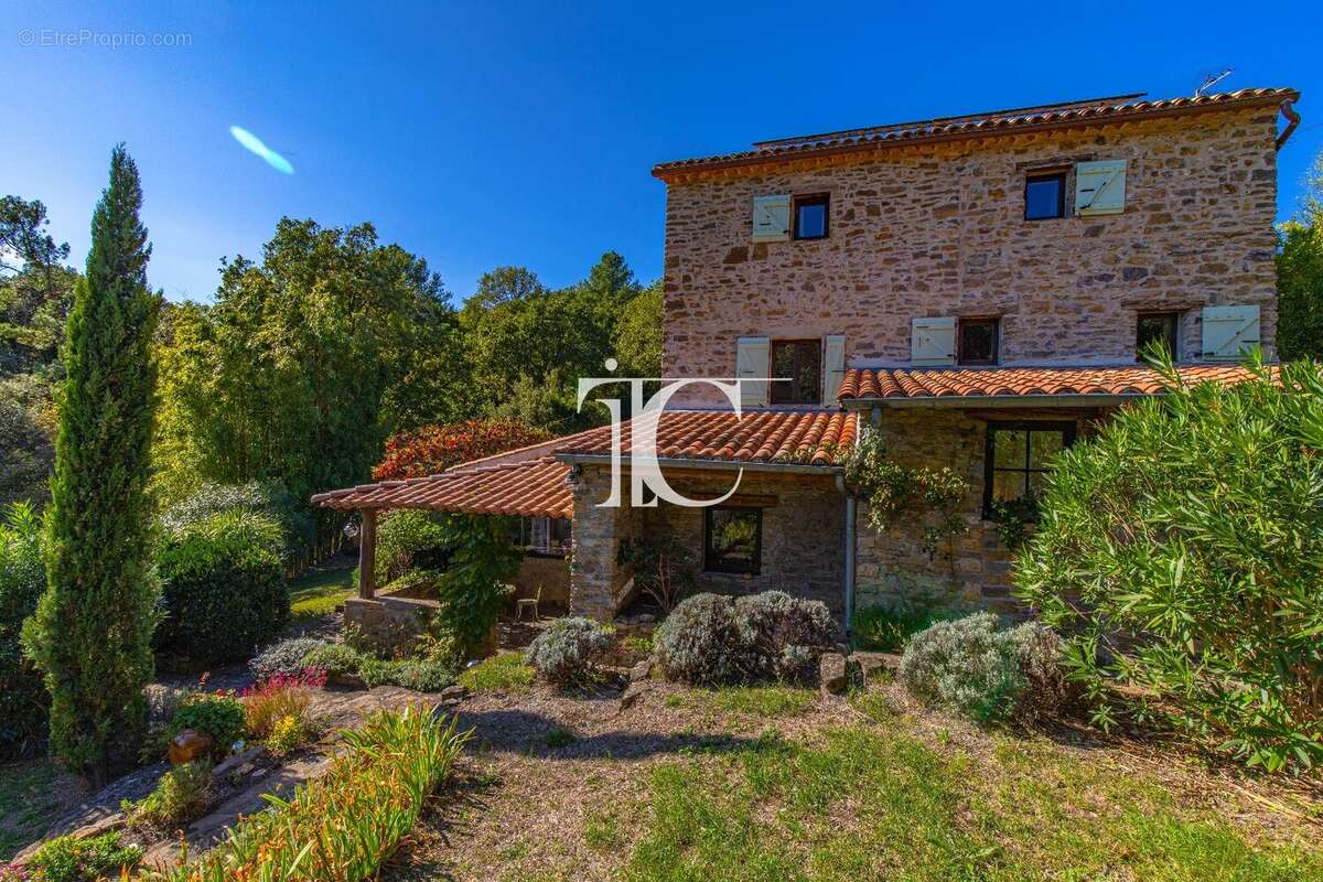 Maison à SAINT-AMBROIX