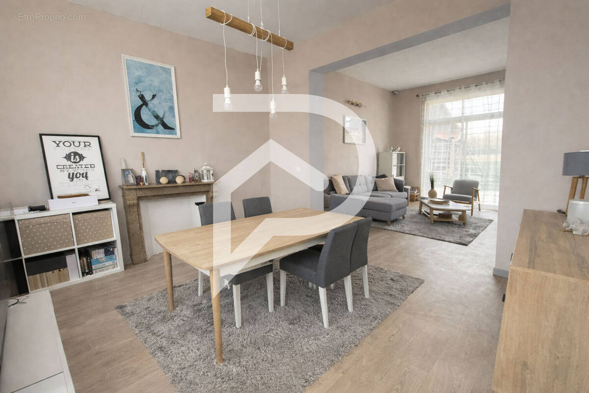 Maison à NEUVILLE-SAINT-REMY