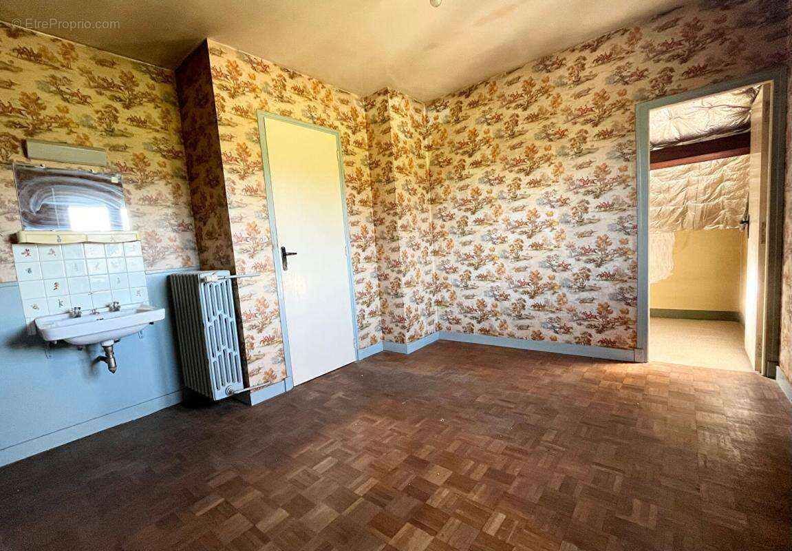Maison  4 pièce(s) 113 m2 + 102 m²  + Garages et Sous-sol - photo 8