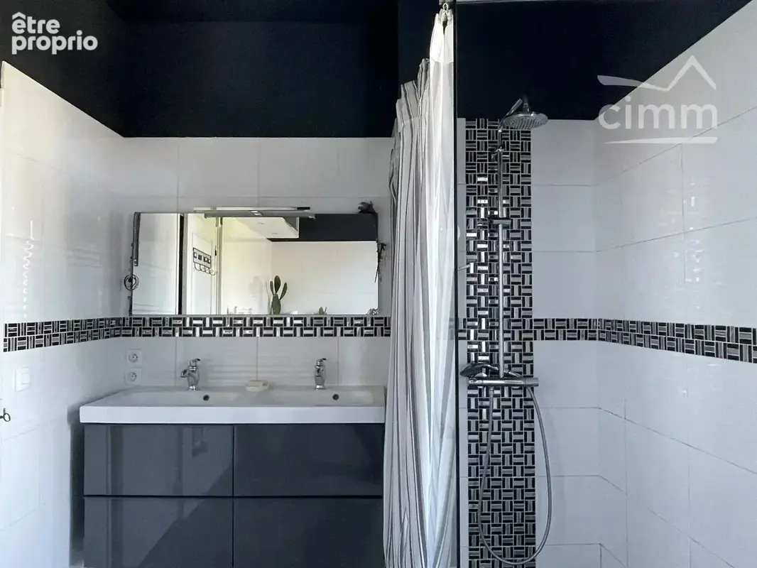 Charme et grands espaces pour cette maison du XIX ème rénovée avec goût - photo 26