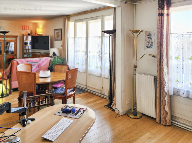 Appartement à FONTENAY-LE-FLEURY