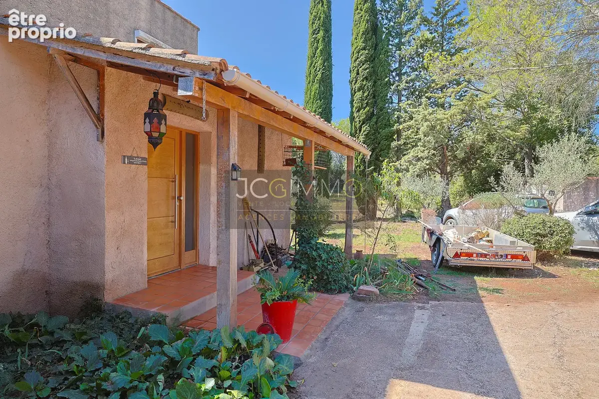 Villa T4 de plain-pied, 125m2 habitables sur 11 799m2 de terrain avec garage de 77m2. - photo 5