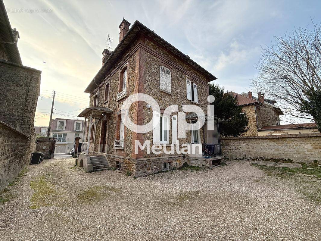 Appartement à MEULAN