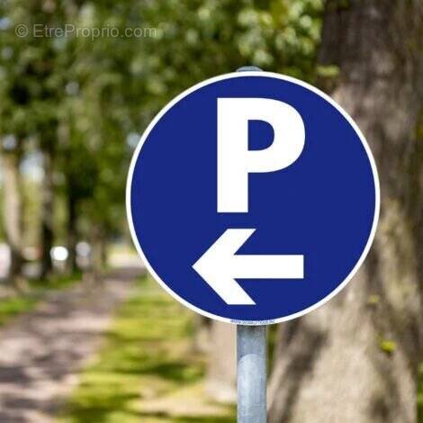 Parking à PARIS-15E