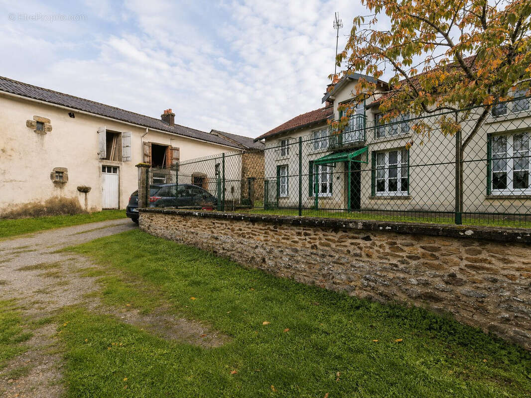 Maison à DARNAC