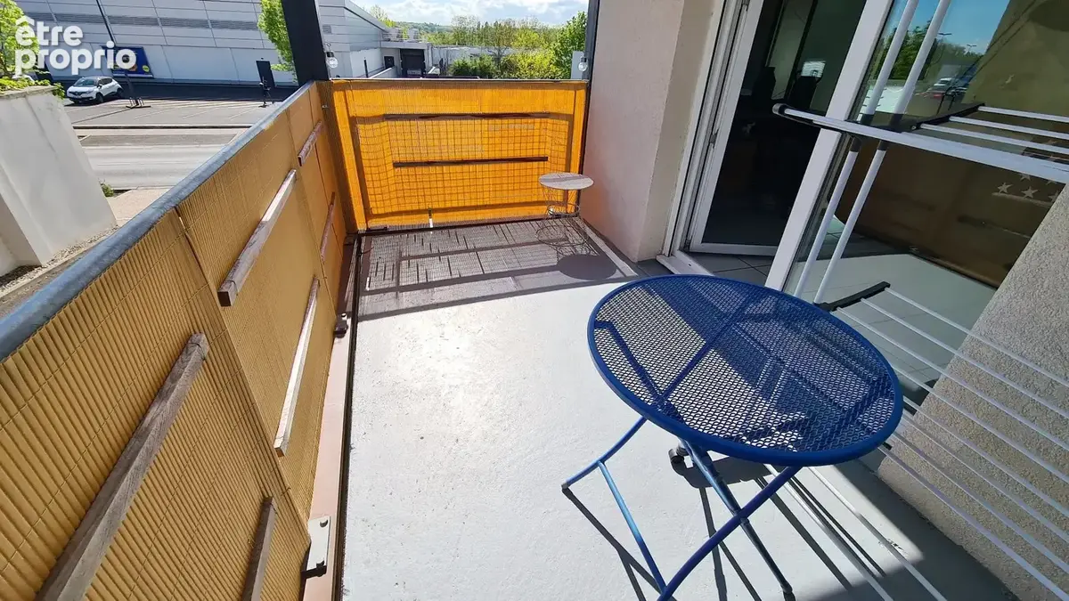 Appartement T2bis à vendre loué à Vichy, balcon et parking. - photo 7