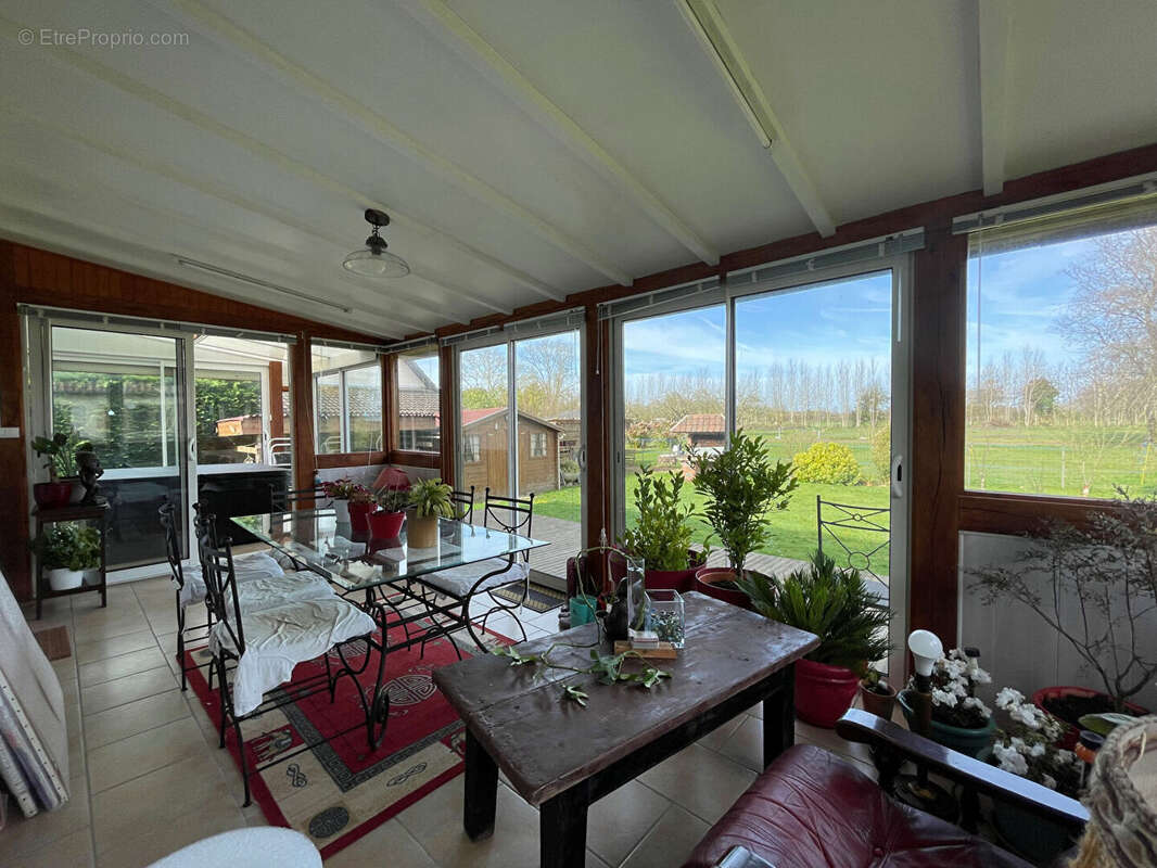 Maison à GREGES