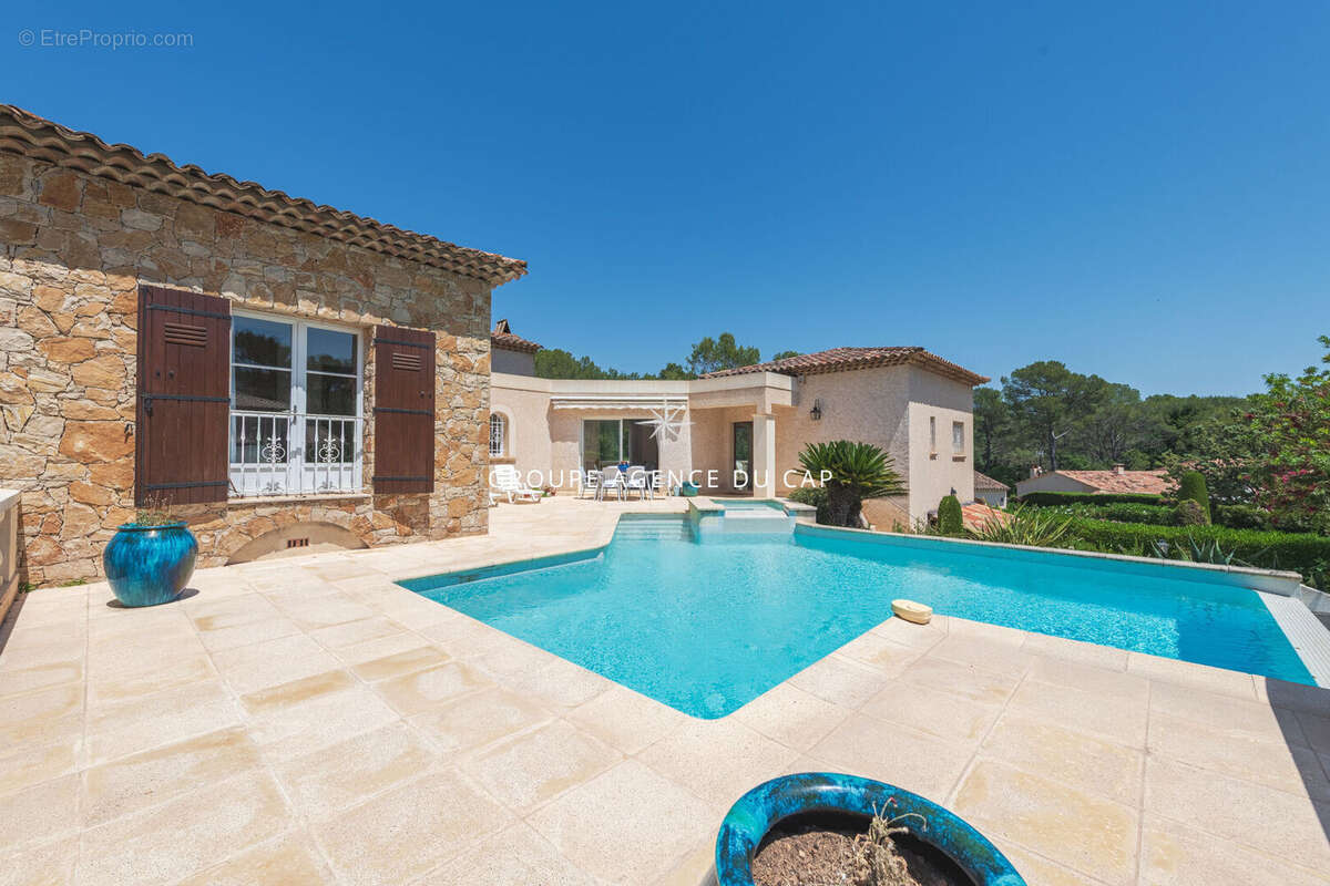 Valescure coeur des golfs villa 5 pieces avec piscine garage - photo 7