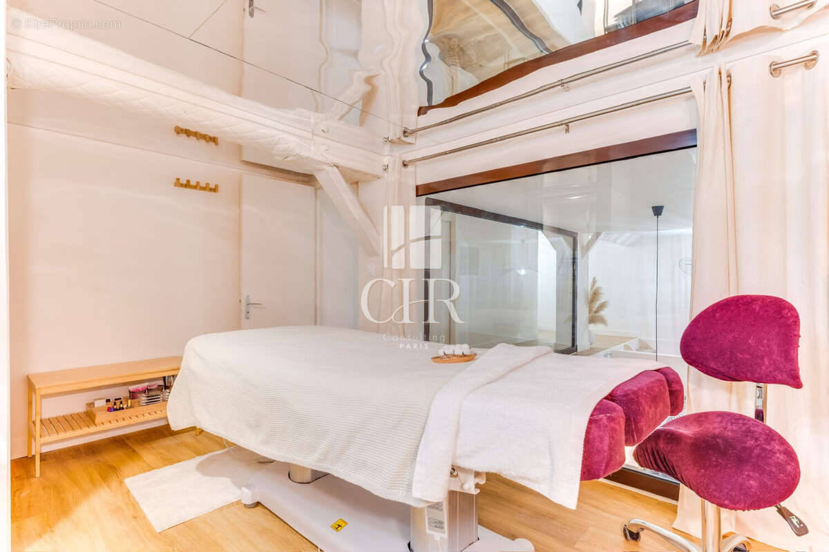 169 m² à Paris-11e  - photo 7