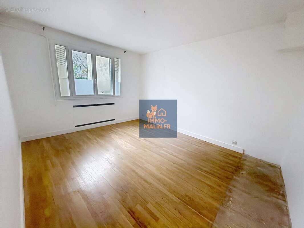 Chambre 1 - Appartement à SAINT-MANDE