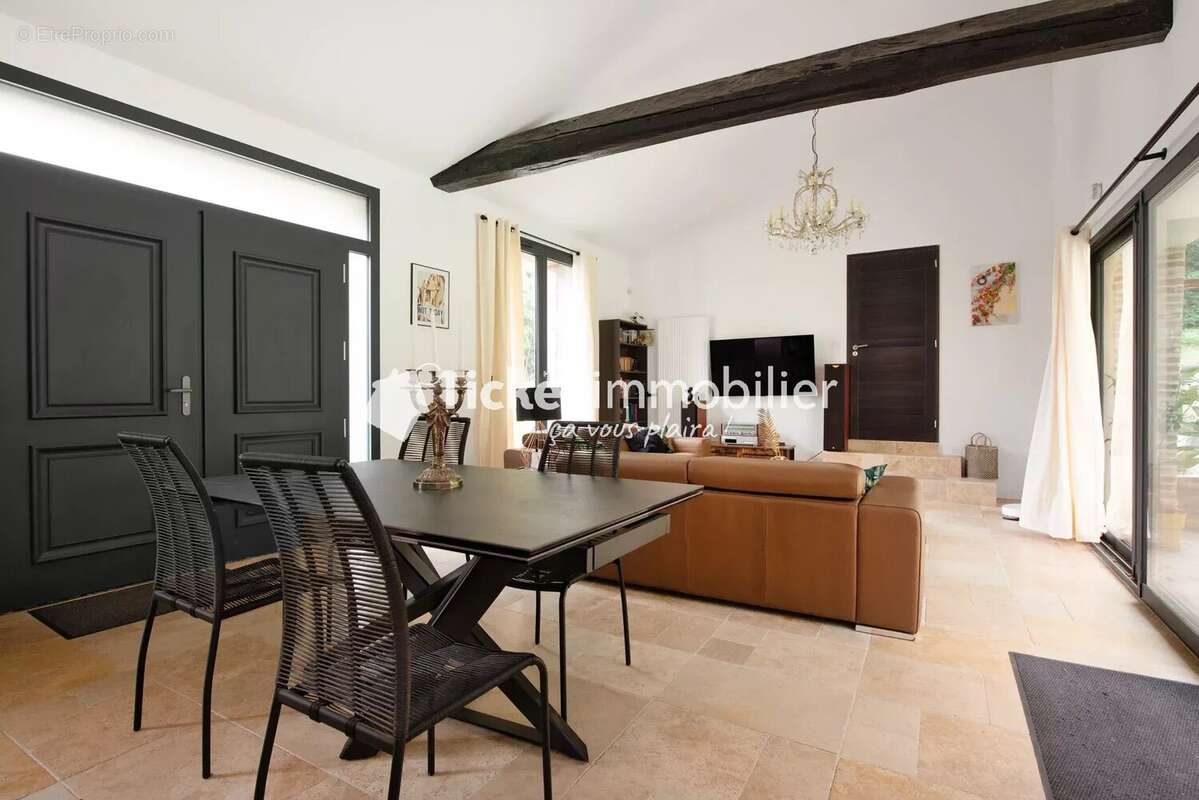 Maison à MONTAIGUT-SUR-SAVE