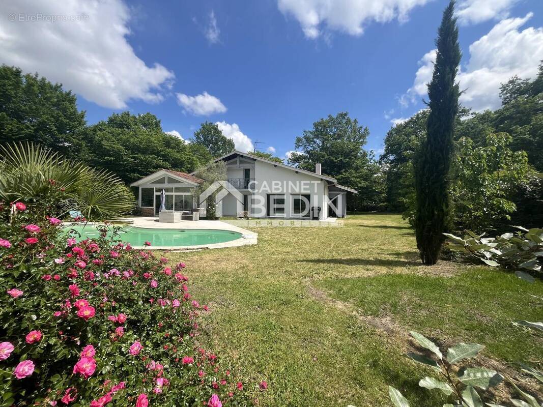 Maison à SAINT-SULPICE-ET-CAMEYRAC