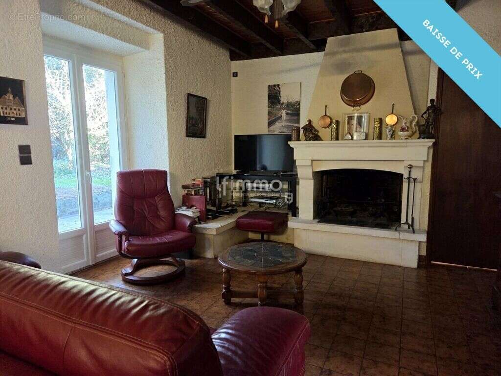 Maison à NOTRE-DAME-DE-SANILHAC