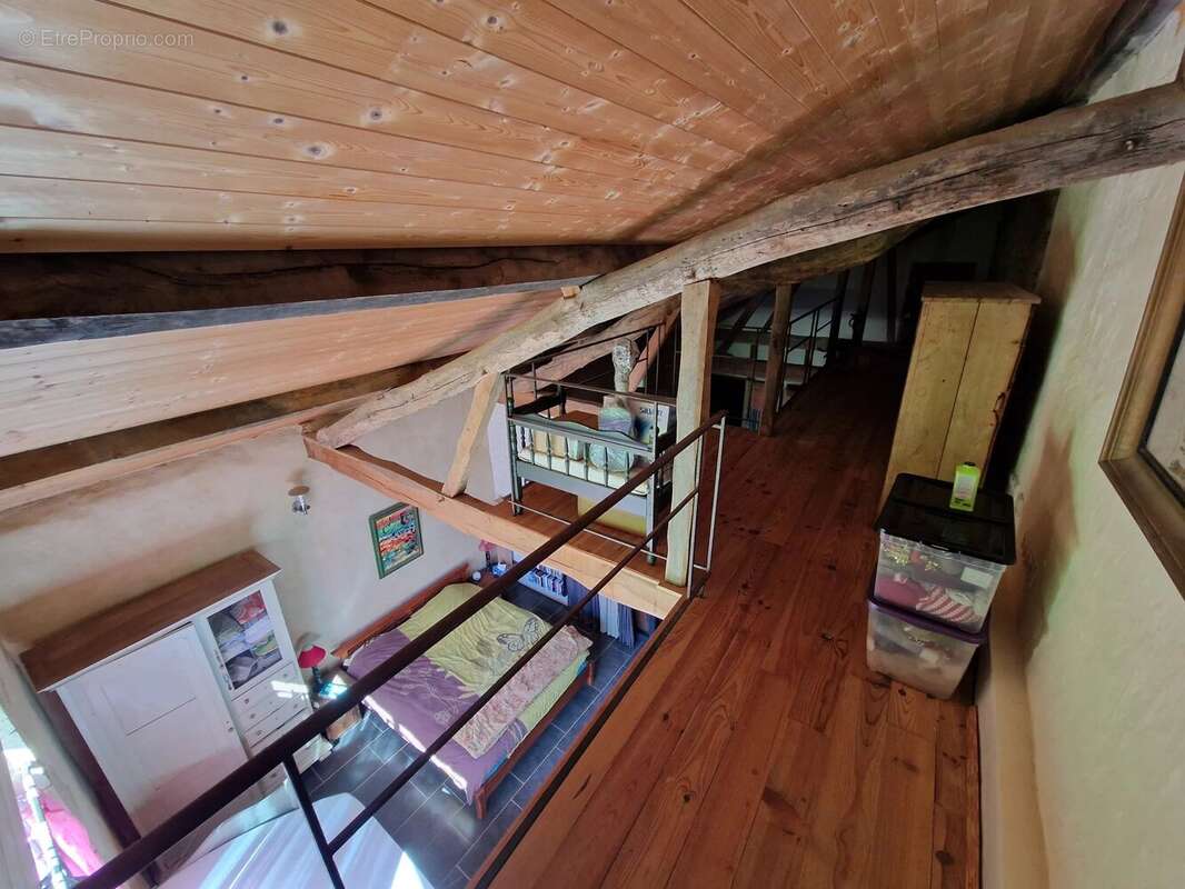 Maison à VIC-FEZENSAC