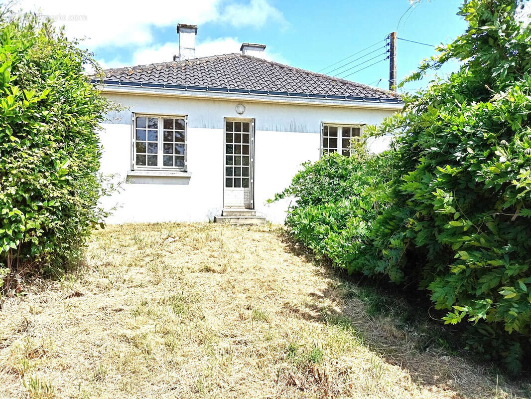 Maison 95 m² à Couffe  - photo 2