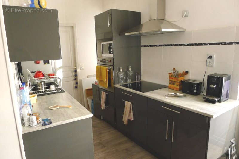 Lodève, immeuble de caractère 150 m2 habitables. - photo 4