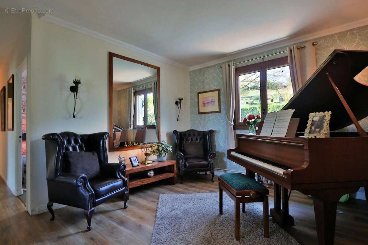 Maison à AURIONS-IDERNES