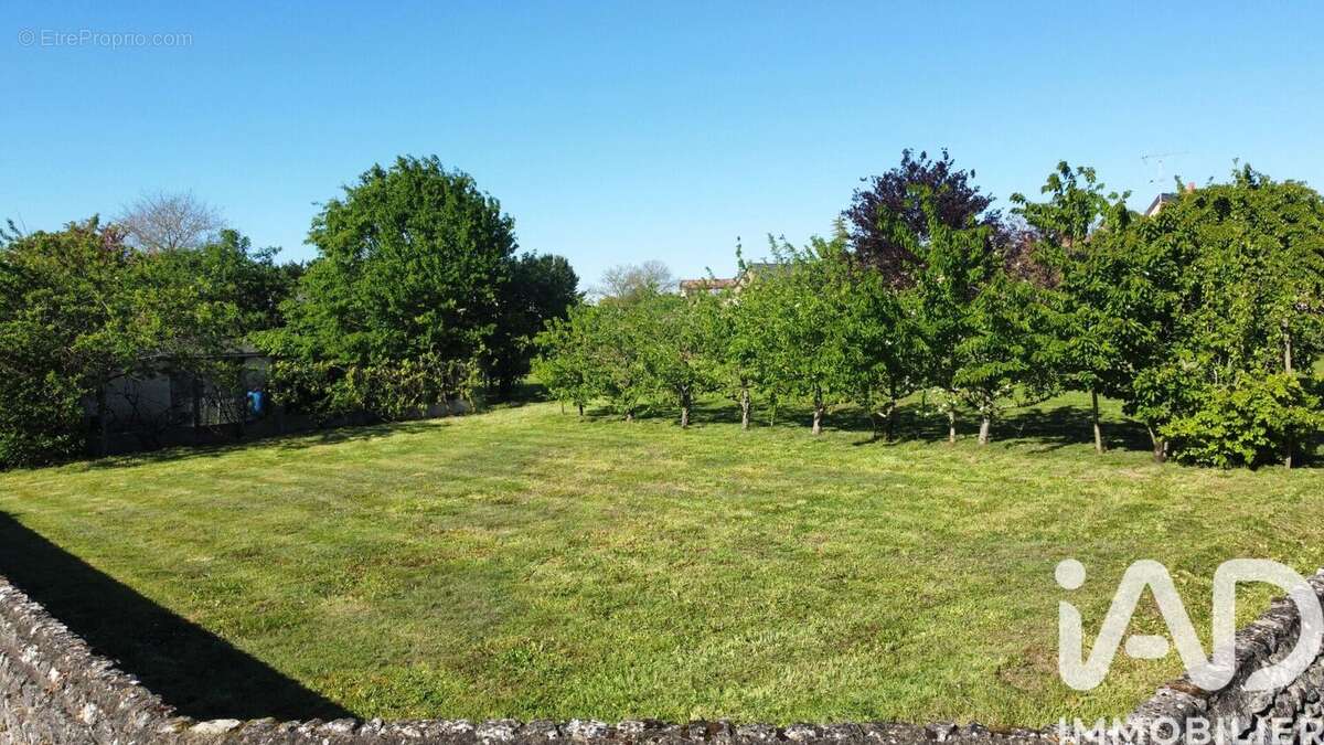 Maison 87 m² à Neuvy-En-Champagne  - photo 5