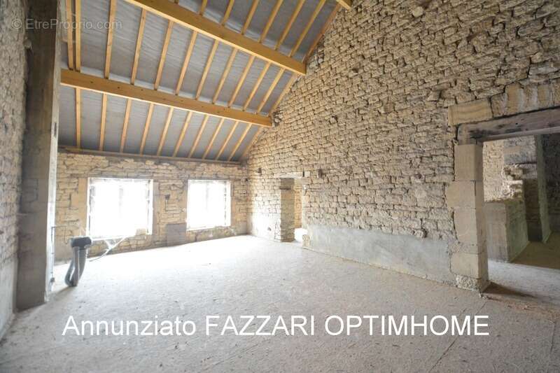  À VENDRE EN EXCLUSIVITÉ, proche Belgique et Luxembourg, un Immeuble de trois appartements situés à STENAY (55), 255 M² habitabl - photo 10