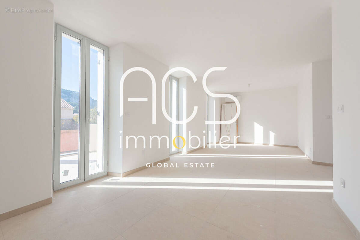 Appartement à CHATEAUNEUF-LES-MARTIGUES