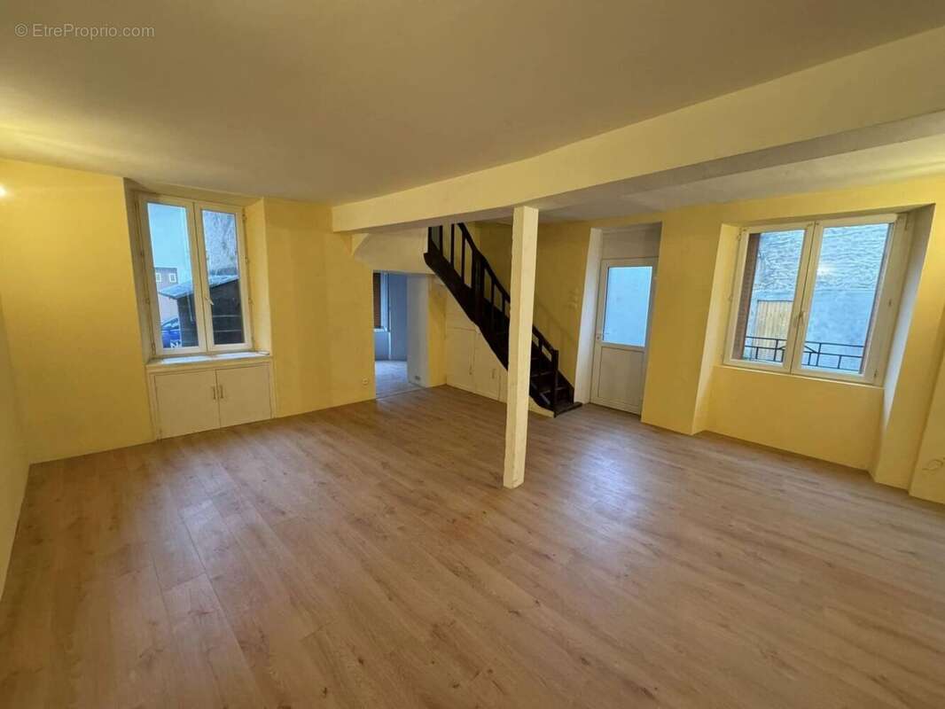 CREUSE -  Proche la SOUTERRAINE - Maison De Village De 86m2 Avec Petite Cour Intérieure - photo 10