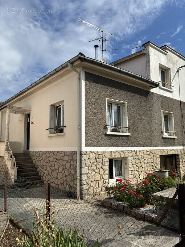 Maison à BELLEVILLE-SUR-MEUSE