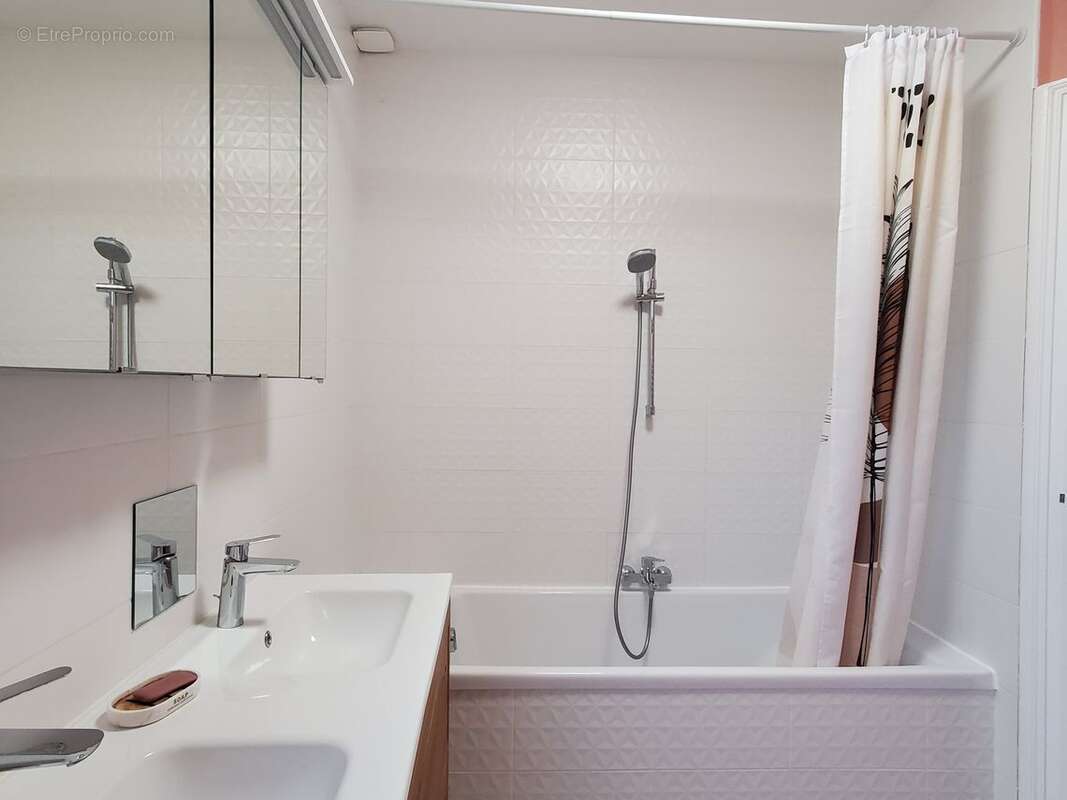 Maison à CHAMPNIERS