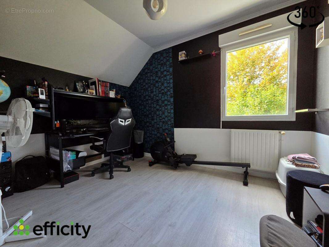 Maison 115 m² à La Chapelle-Des-Fougeretz  - photo 12