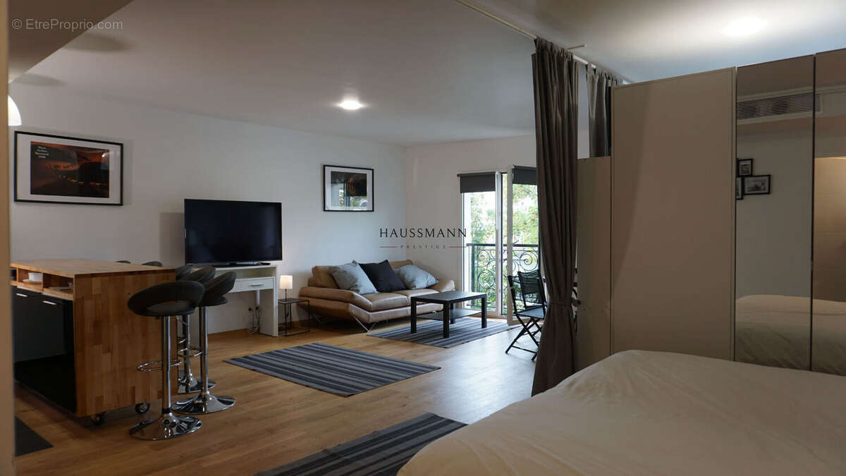 Appartement à NEUILLY-SUR-SEINE