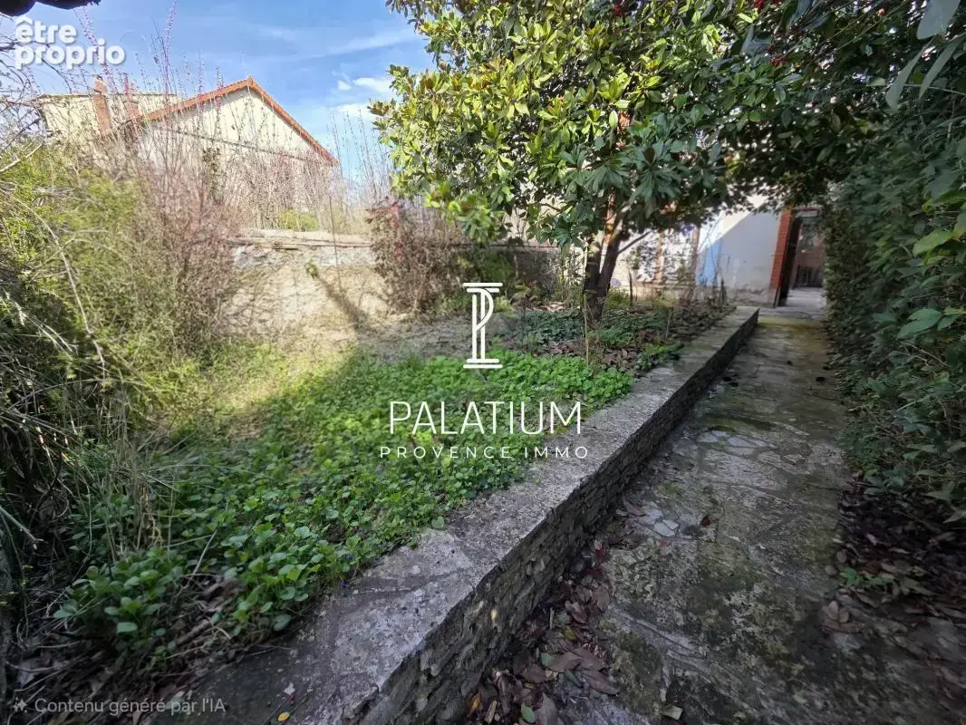 FORCALQUIER – Maison de Ville de 76 m² à Rénover avec Jardin, Dépendance et Garage Sécurisé - photo 7