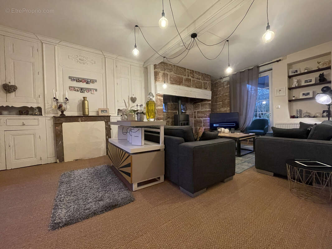 Maison à VARS-SUR-ROSEIX