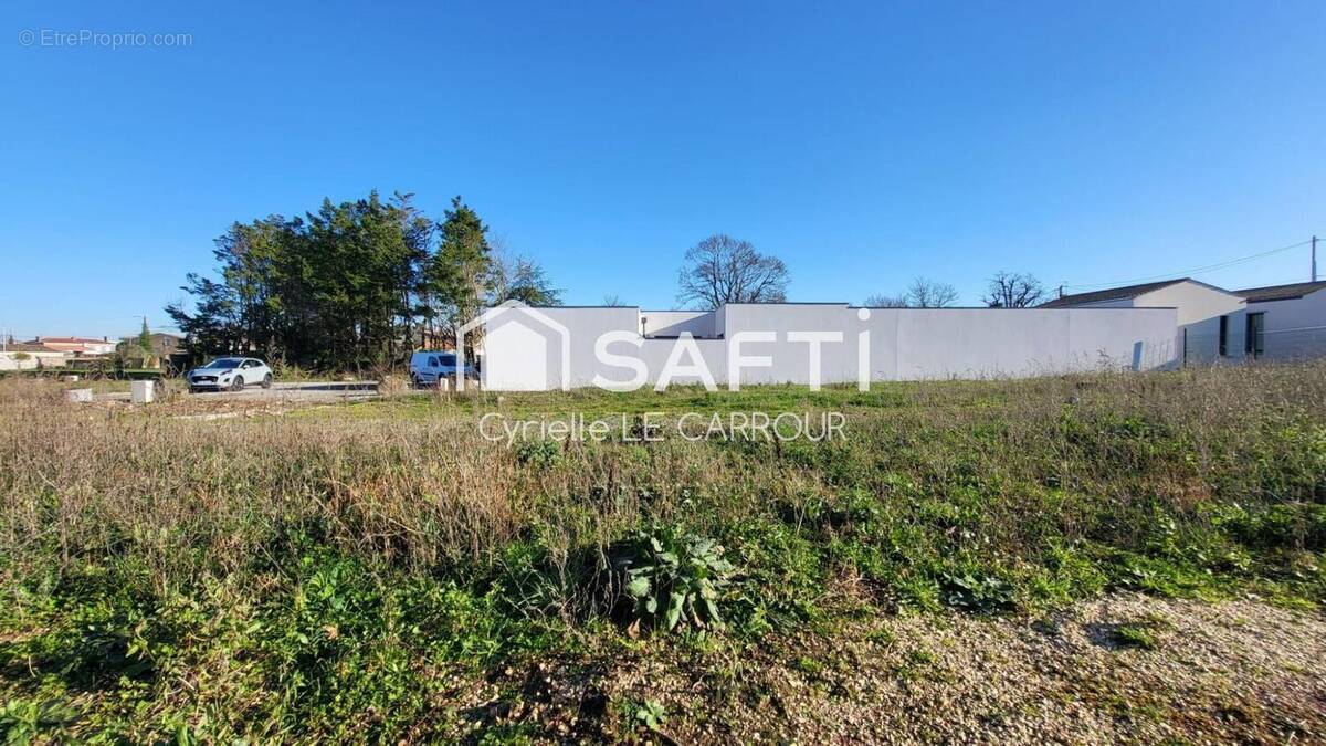 Photo 1 - Terrain à VERINES