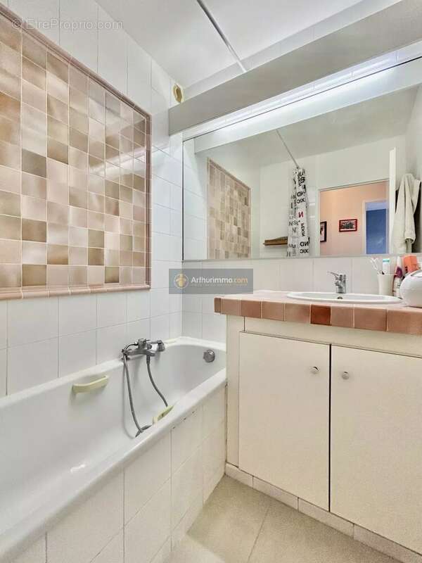 Maison à LES ISSAMBRES