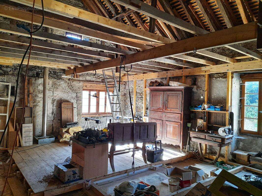 Maison de village à réhabiliter avec fort potentiel - photo 7