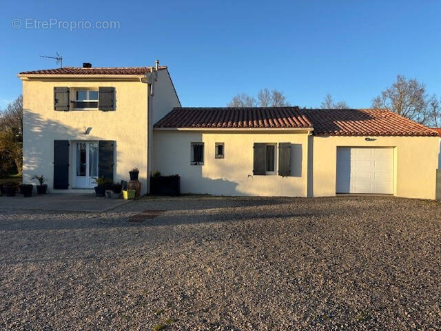 Maison à TALMONT-SAINT-HILAIRE