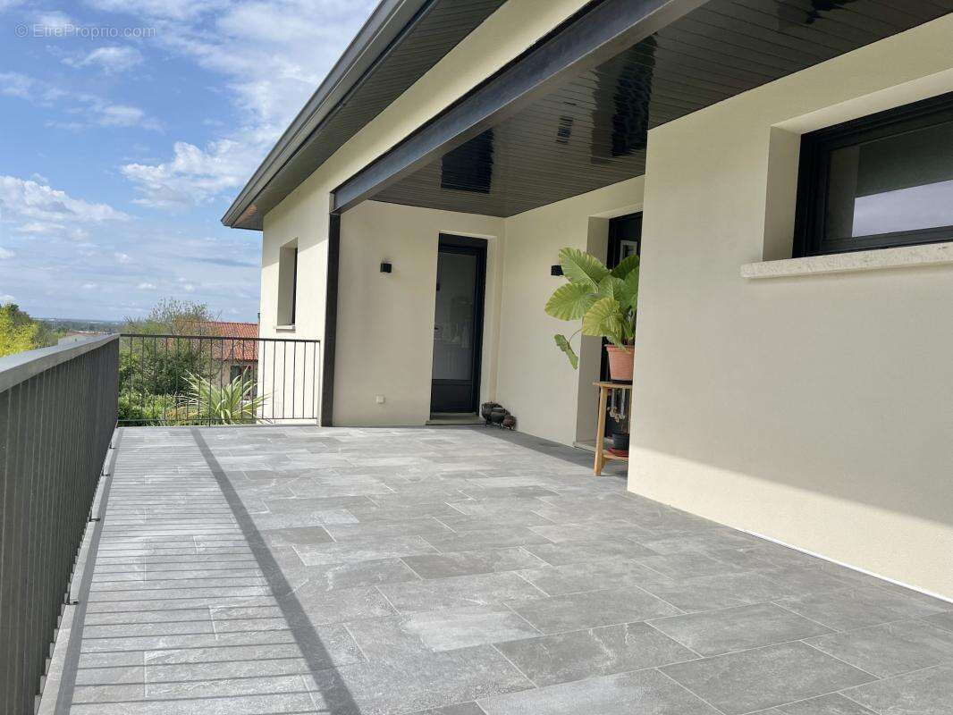 Maison à CASTELGINEST