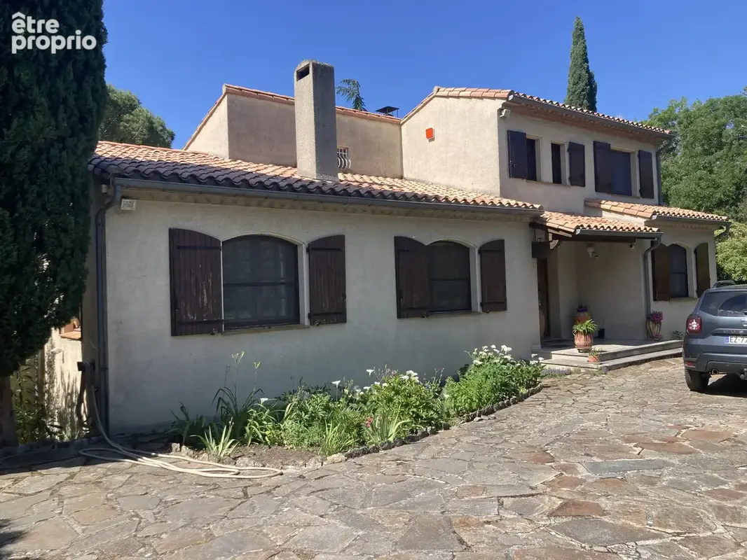 'La Villa' + grand jardin + 2me maison - photo 2