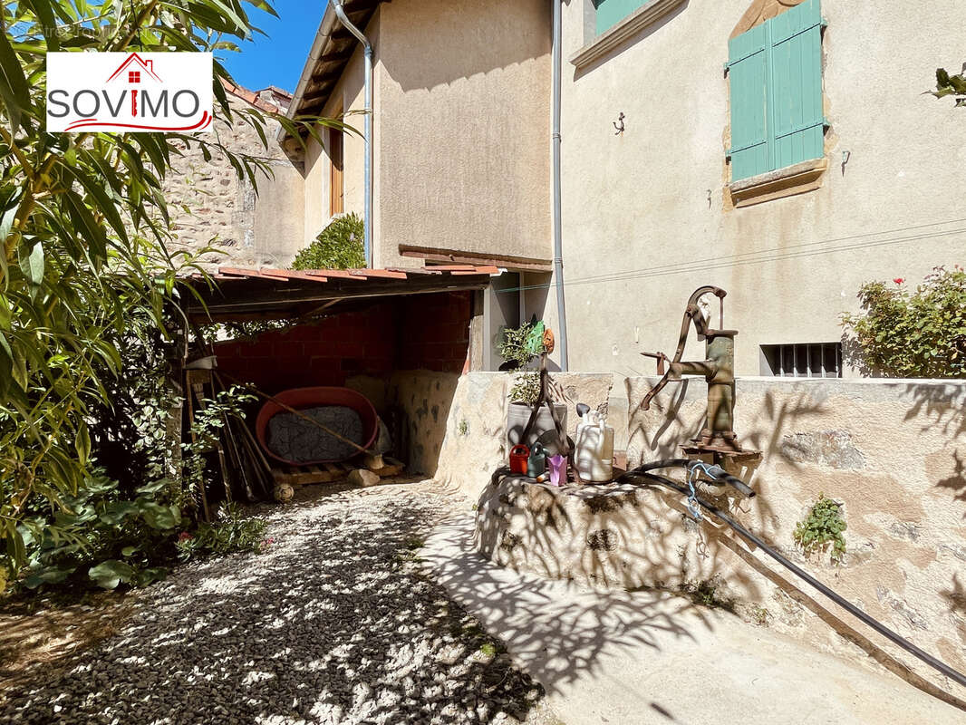 Au coeur d'un village touristique, charmante maison de caractère rénovee avec  cour et jardinet - photo 5