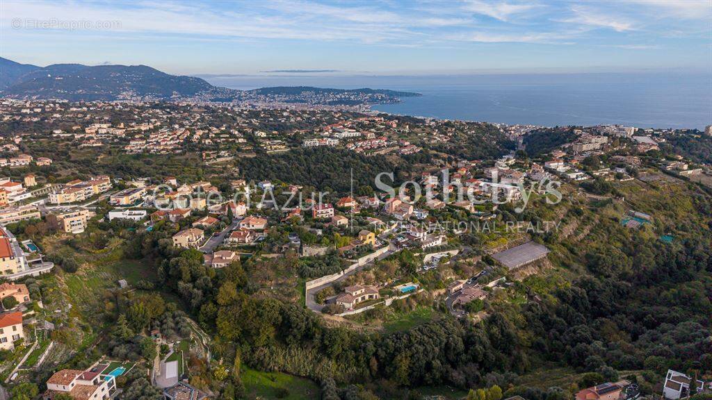 Terrain à NICE